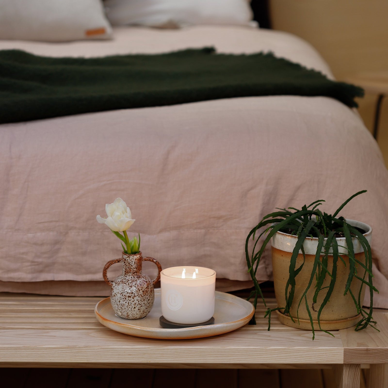 Buy Circa Home Candle Fresh Linen Online Lillianna Gifts